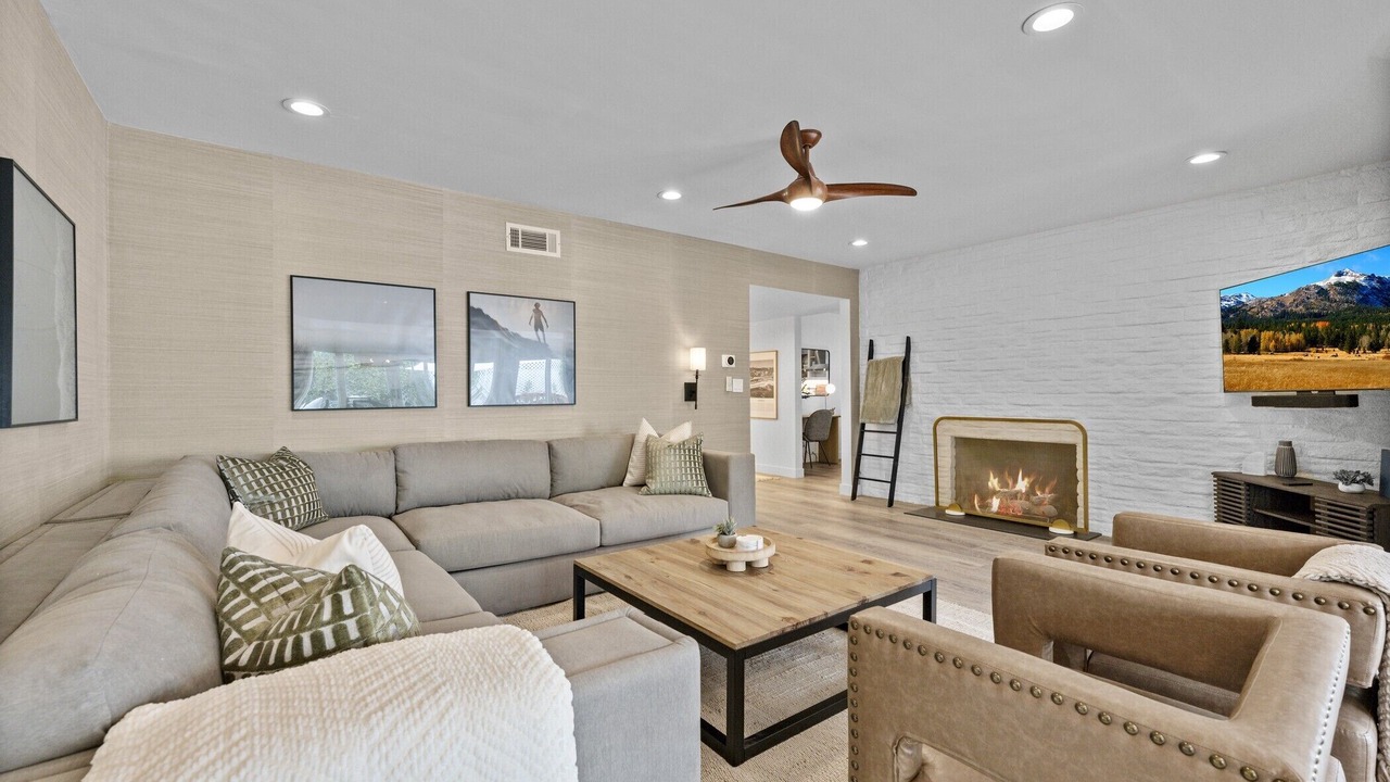 Photo of Bedroom in La Jolla Shores