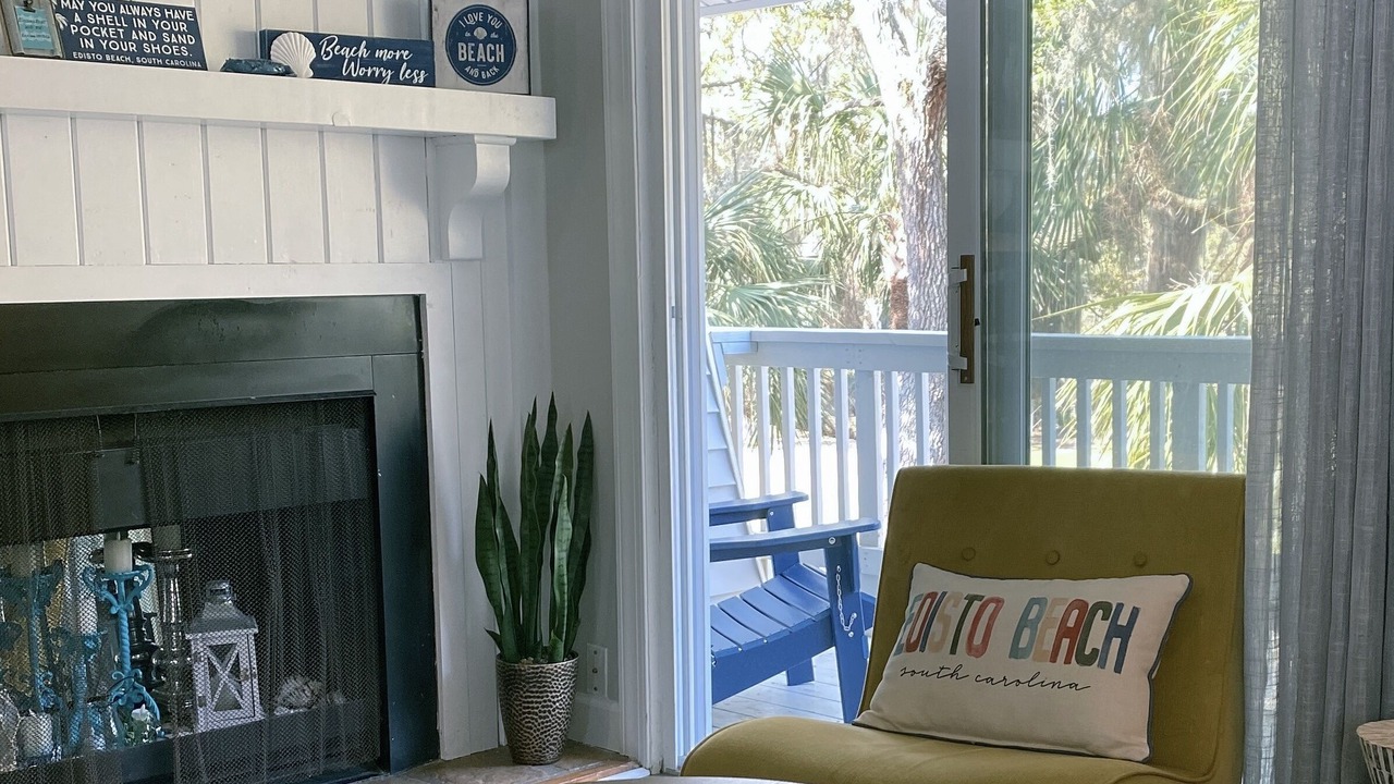 Photo of Livingroom in Ocean Ridge