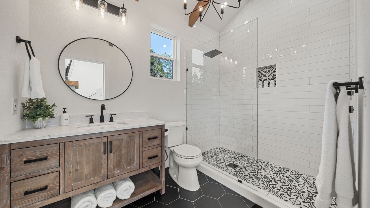 Photo of Bathroom in Lakeway