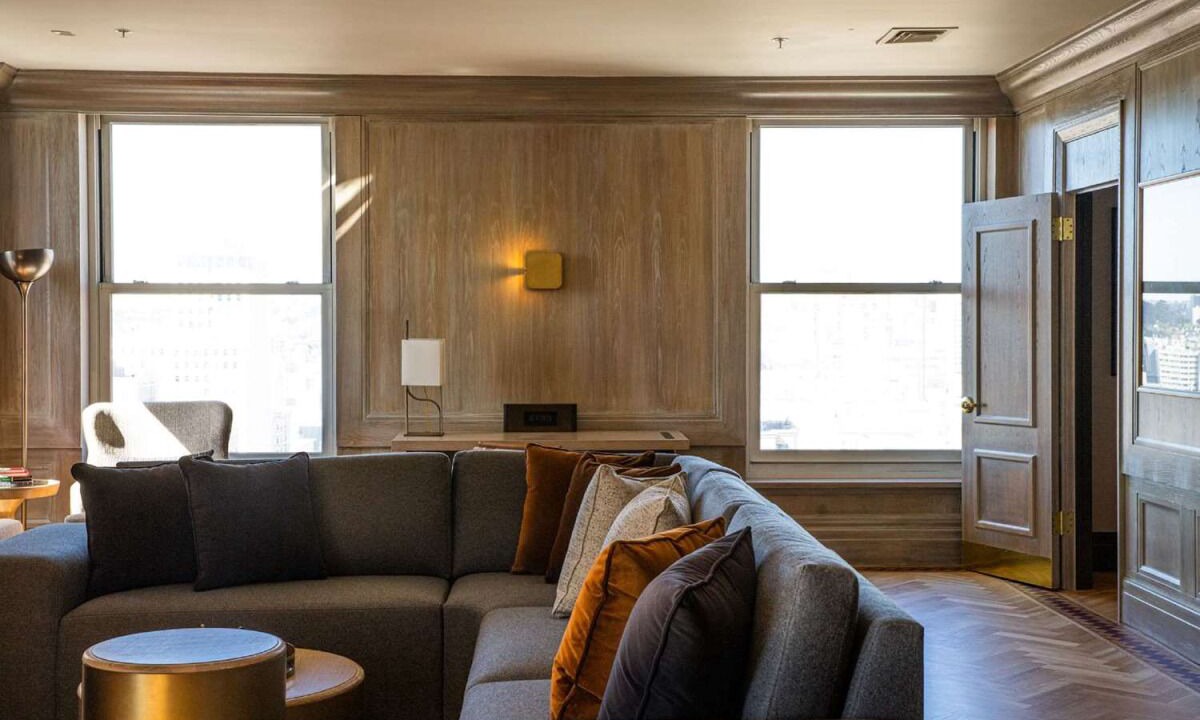 Photo of Livingroom in Theater District