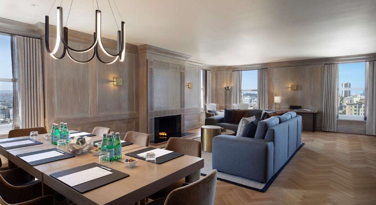 Photo of Livingroom in Theater District