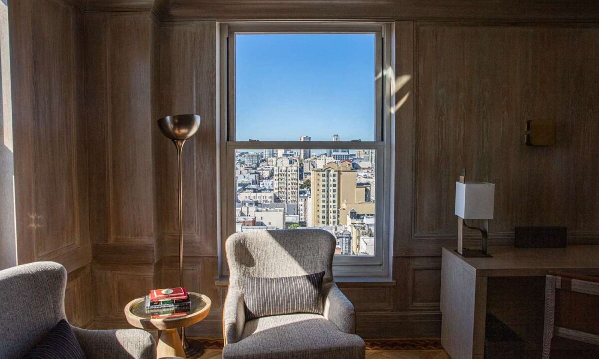 Photo of Livingroom in Theater District