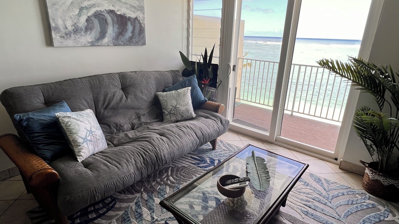 Photo of Livingroom in Punaluu