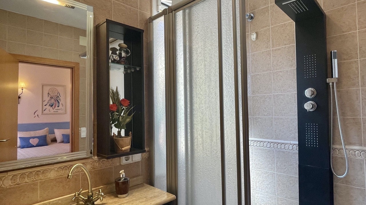 Photo of Bathroom in Pals