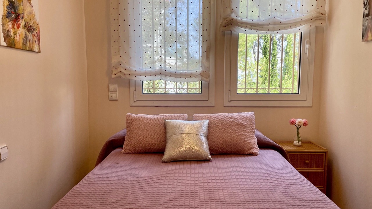 Photo of Bedroom in Pals