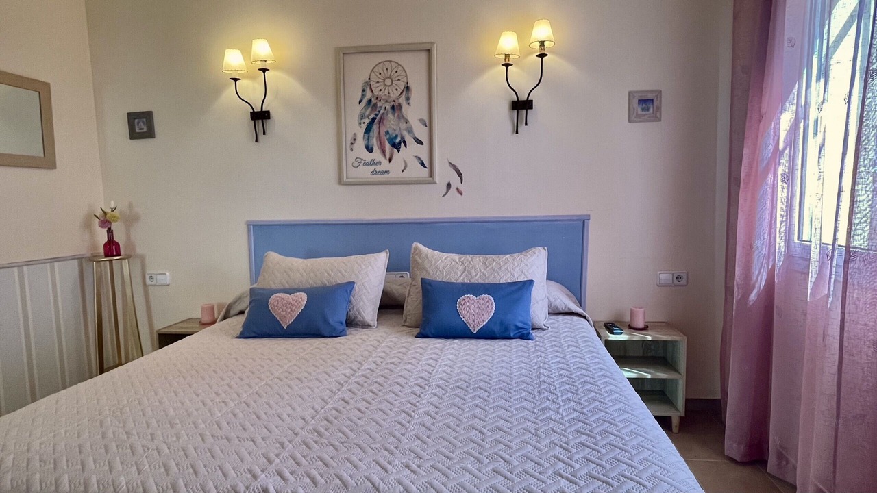 Photo of Bedroom in Pals