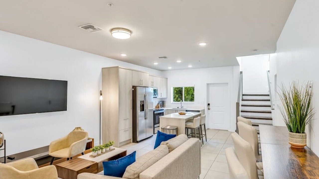 Photo of Livingroom in Lake Worth Corridor