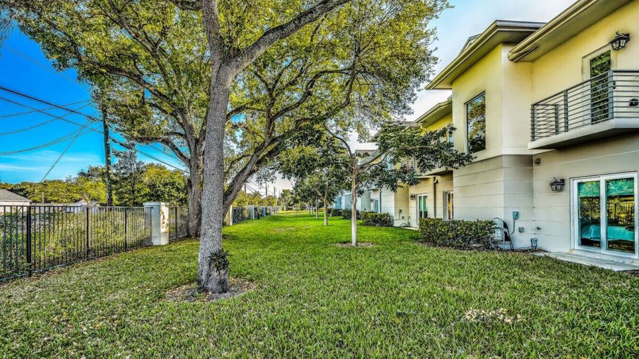 Photo of Others in Lake Worth Corridor