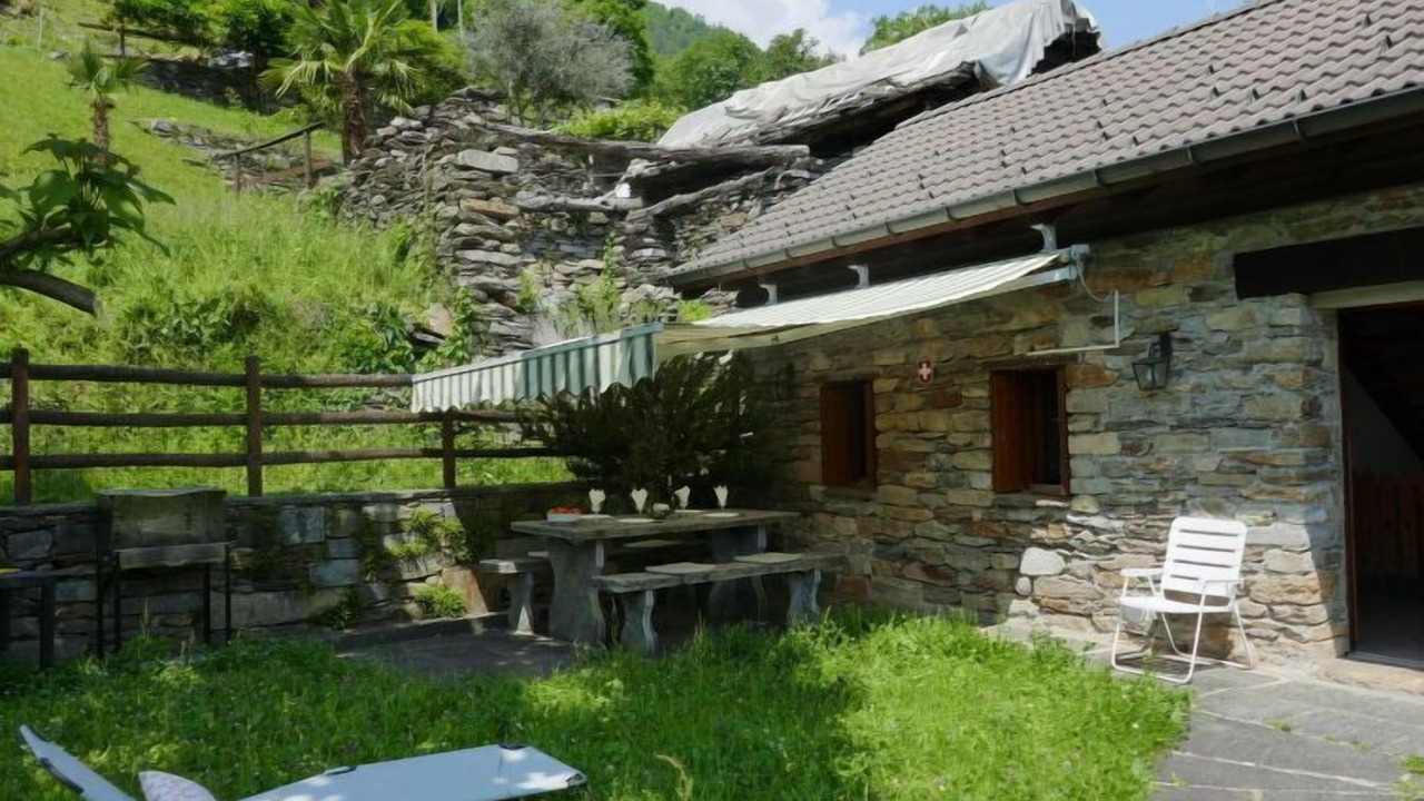 Photo of Outdoor in Semione