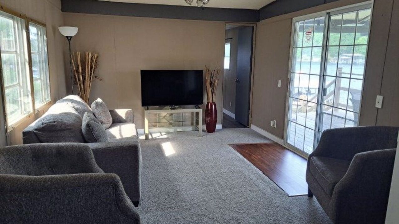 Photo of Livingroom in Camdenton