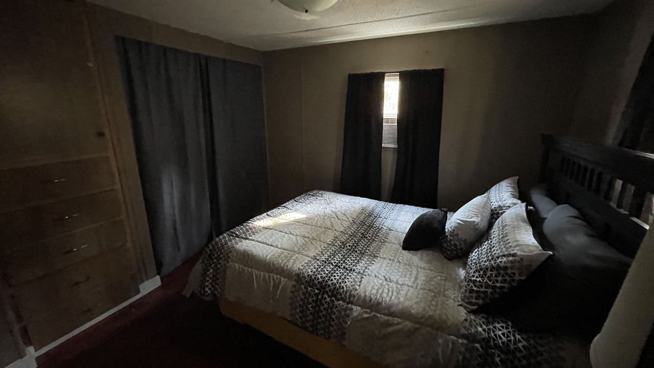 Photo of Bedroom in Camdenton