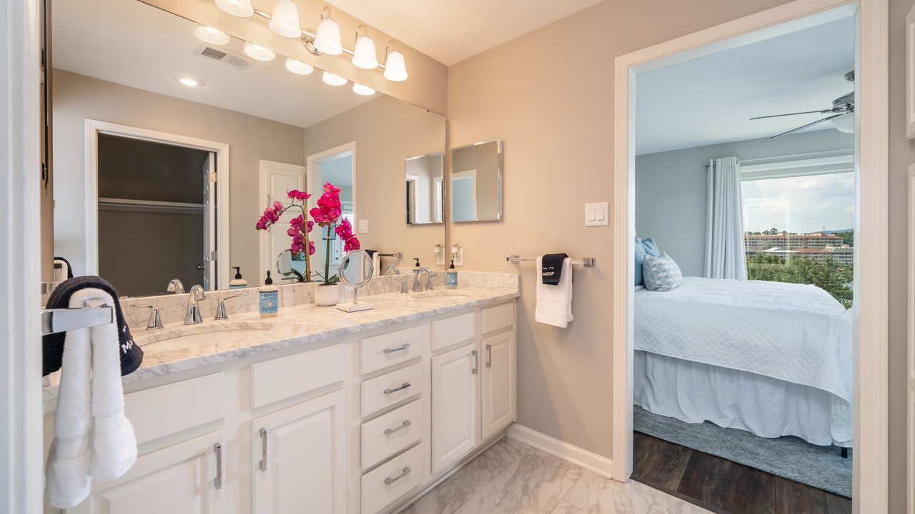 Photo of Bathroom in Lake Hamilton