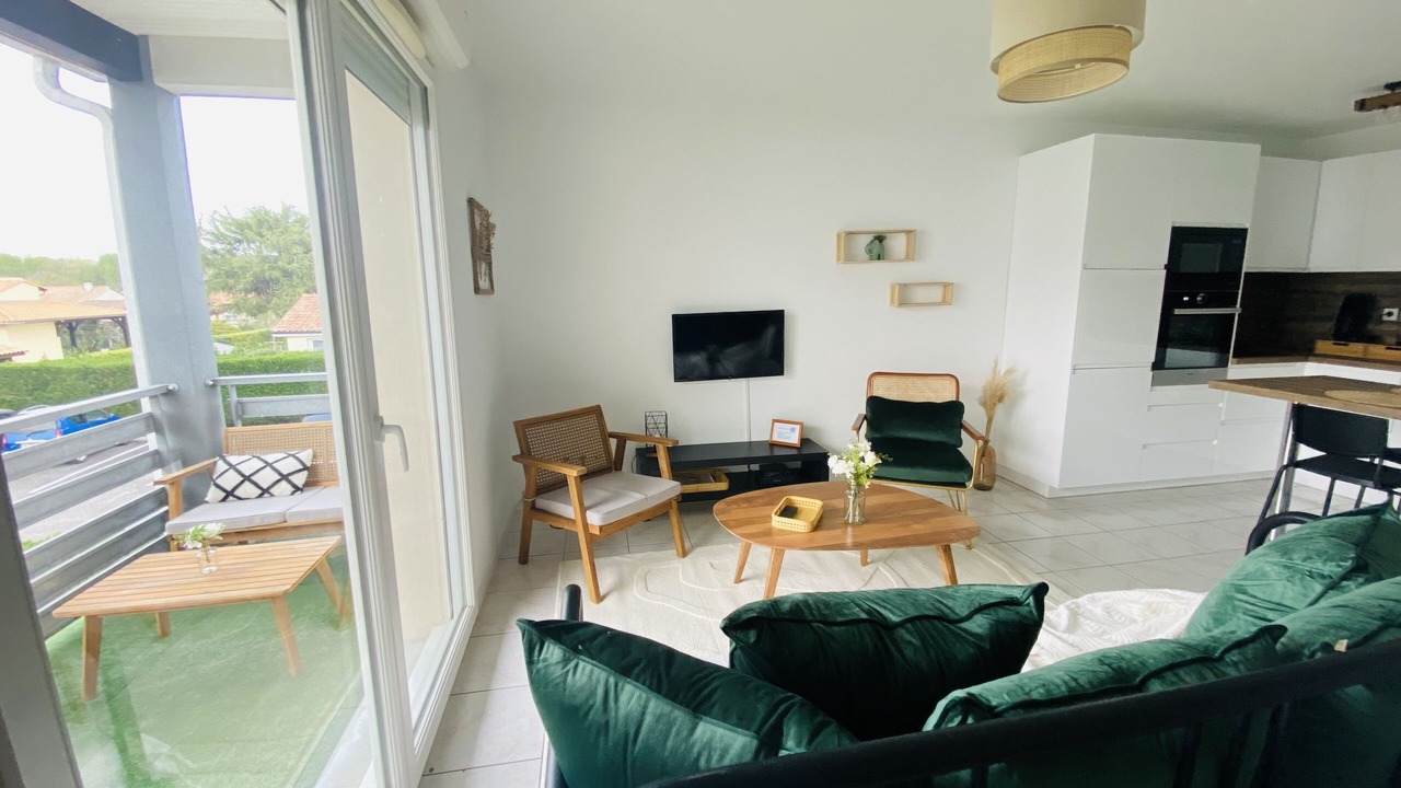 Photo of Livingroom in Coutras