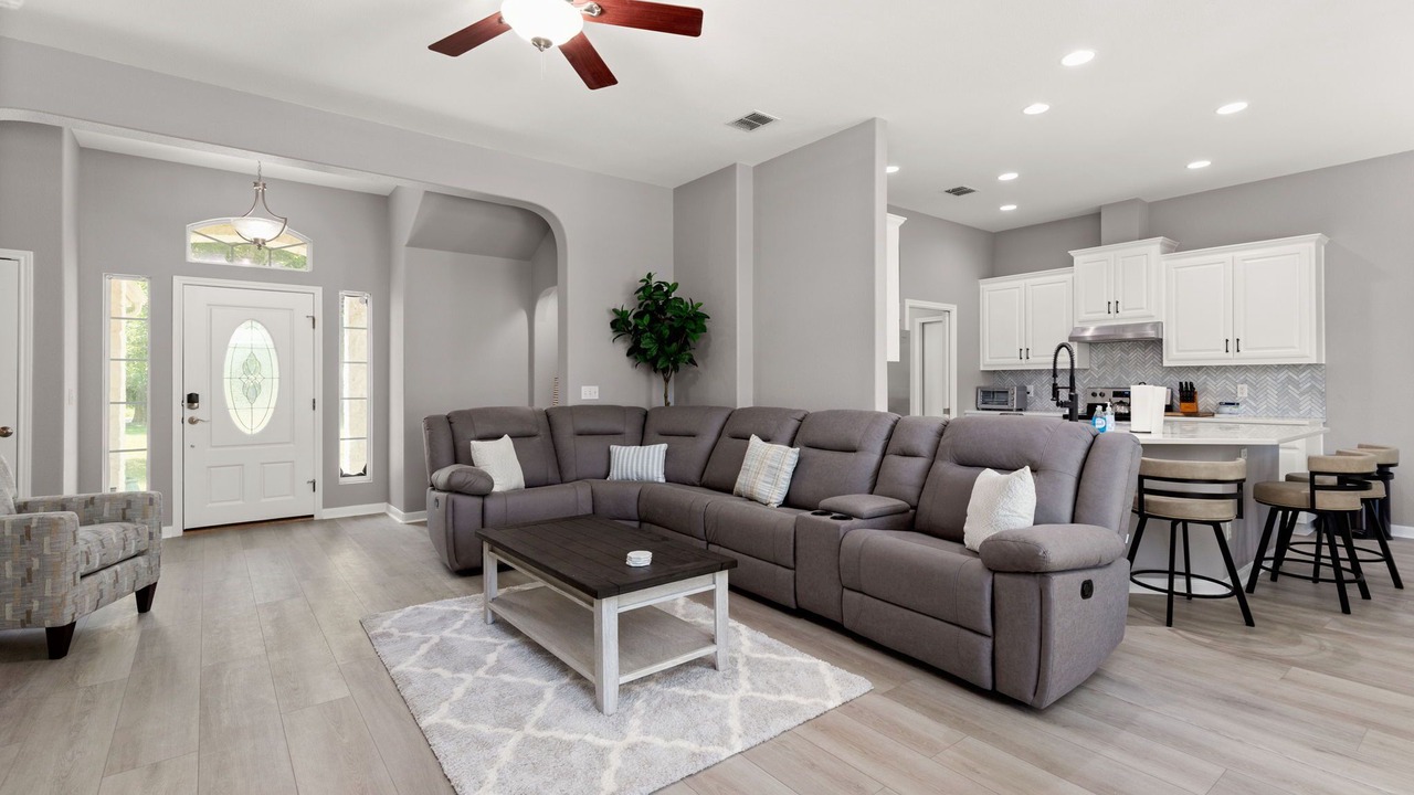 Photo of Livingroom in McQueeney