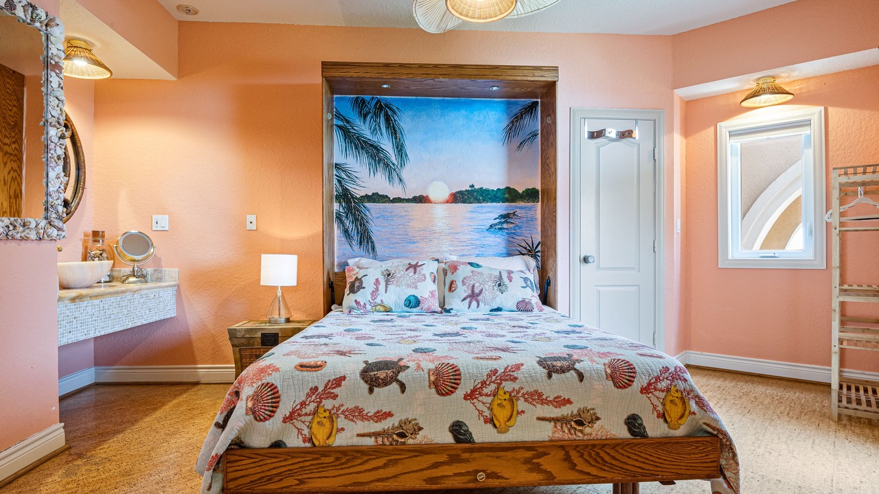 Photo of Bedroom in Crystal Beach