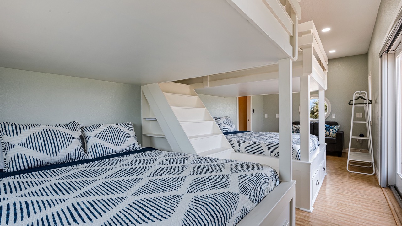 Photo of Bedroom in Crystal Beach