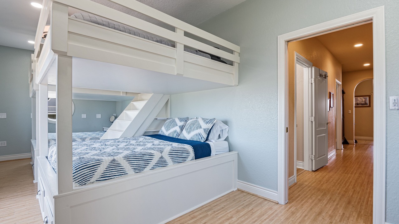 Photo of Bedroom in Crystal Beach
