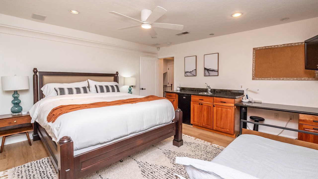 Photo of Bedroom in Lake Hodges