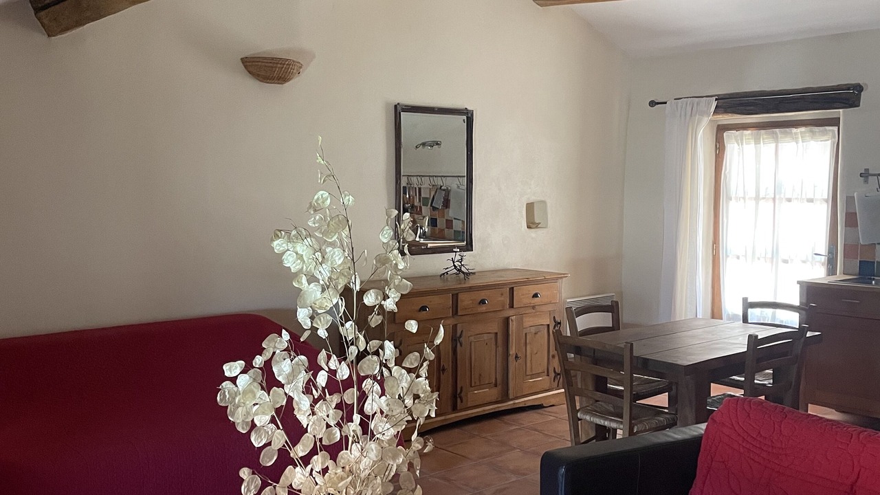 Photo of Livingroom in Saint-Andre-de-Roquepertuis