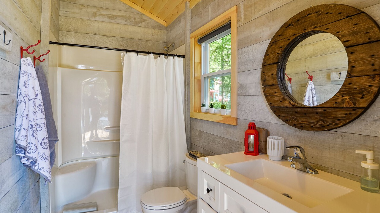 Photo of Bathroom in McMurrich/Monteith