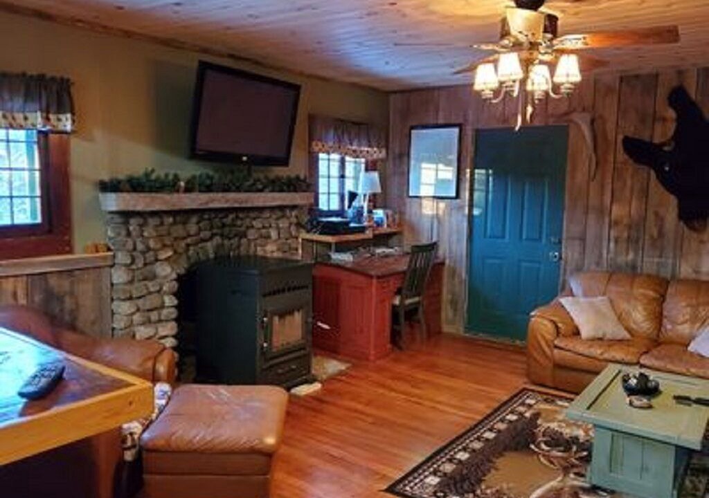 Photo of Livingroom in Vermontville
