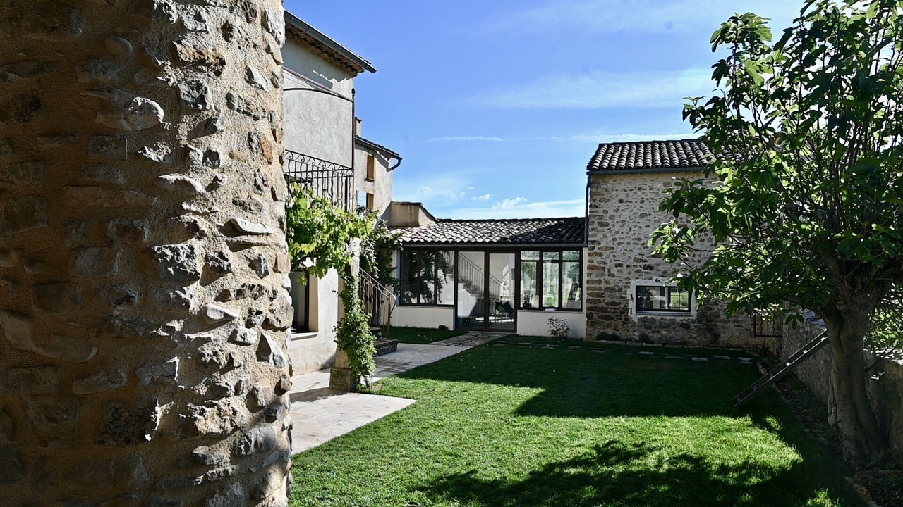 Photo of Outdoor in Ongles