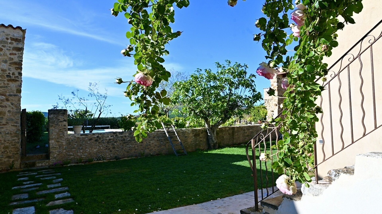 Photo of Outdoor in Ongles