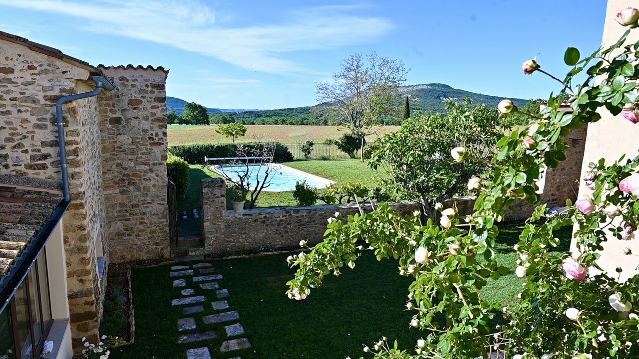 Photo of Outdoor in Ongles