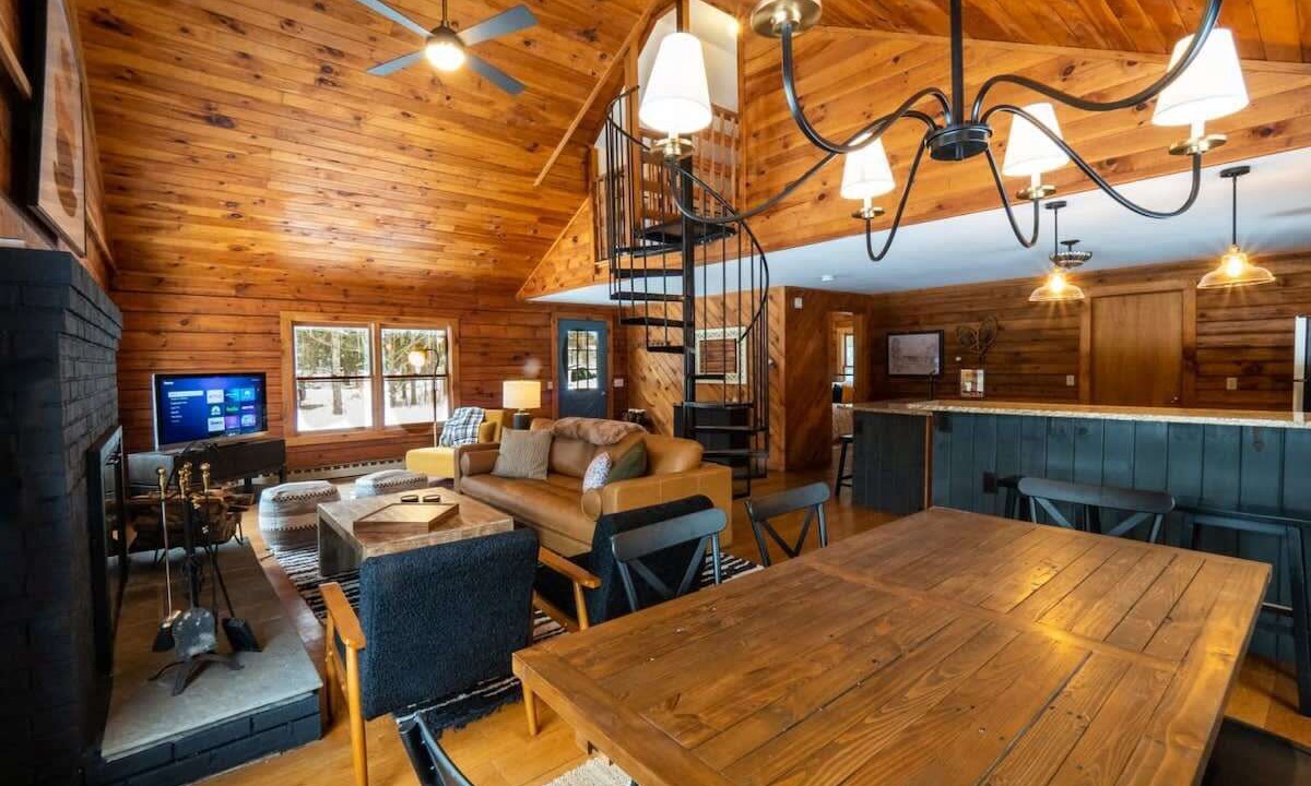 Photo of Livingroom in Becket