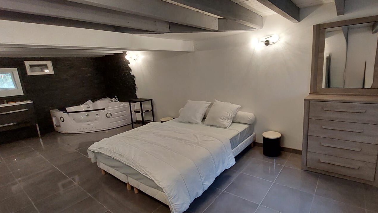 Photo of Bedroom in Roseraie
