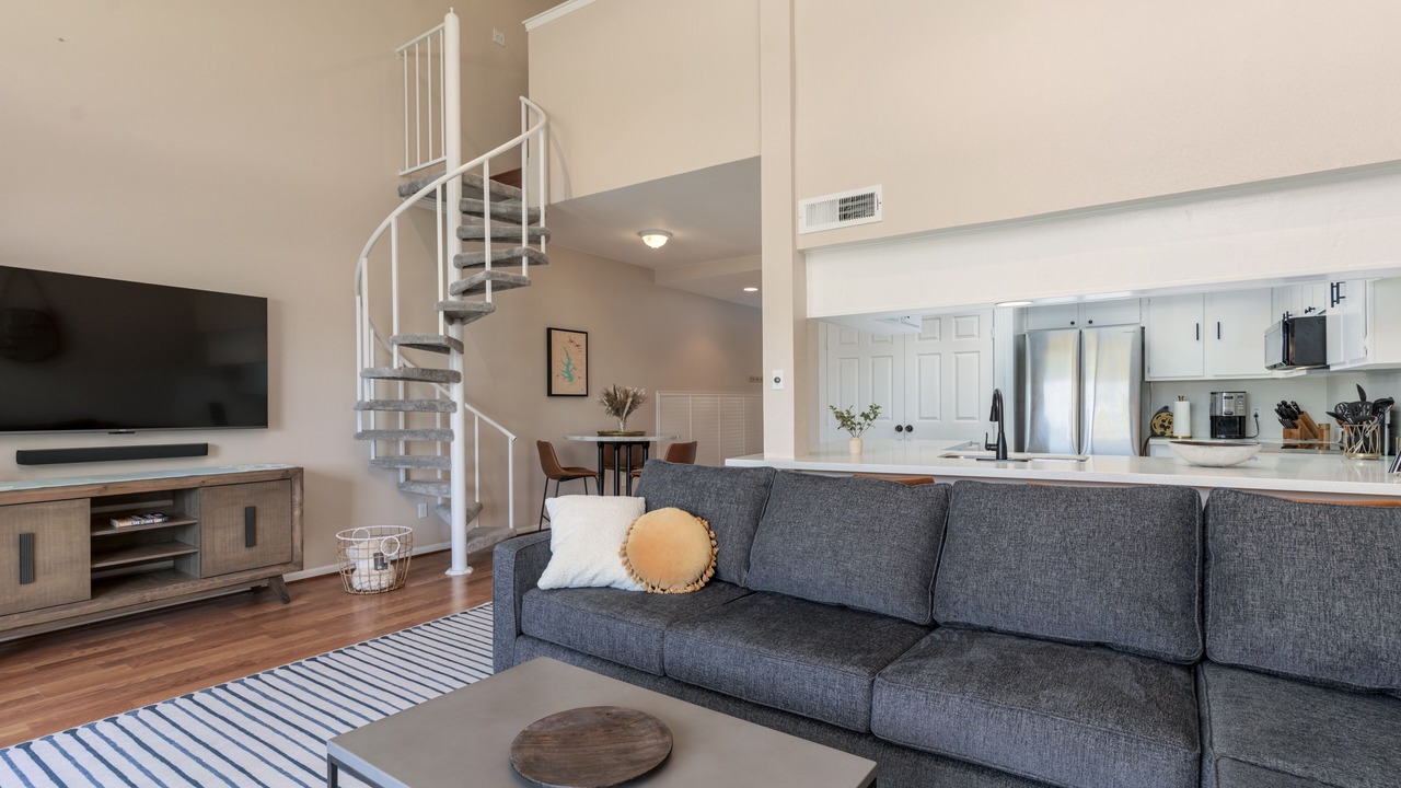 Photo of Livingroom in April Sound