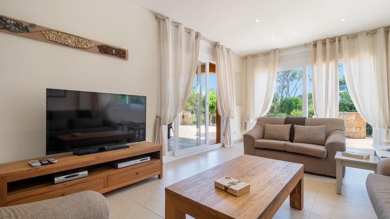 Photo of Livingroom in Tamariu