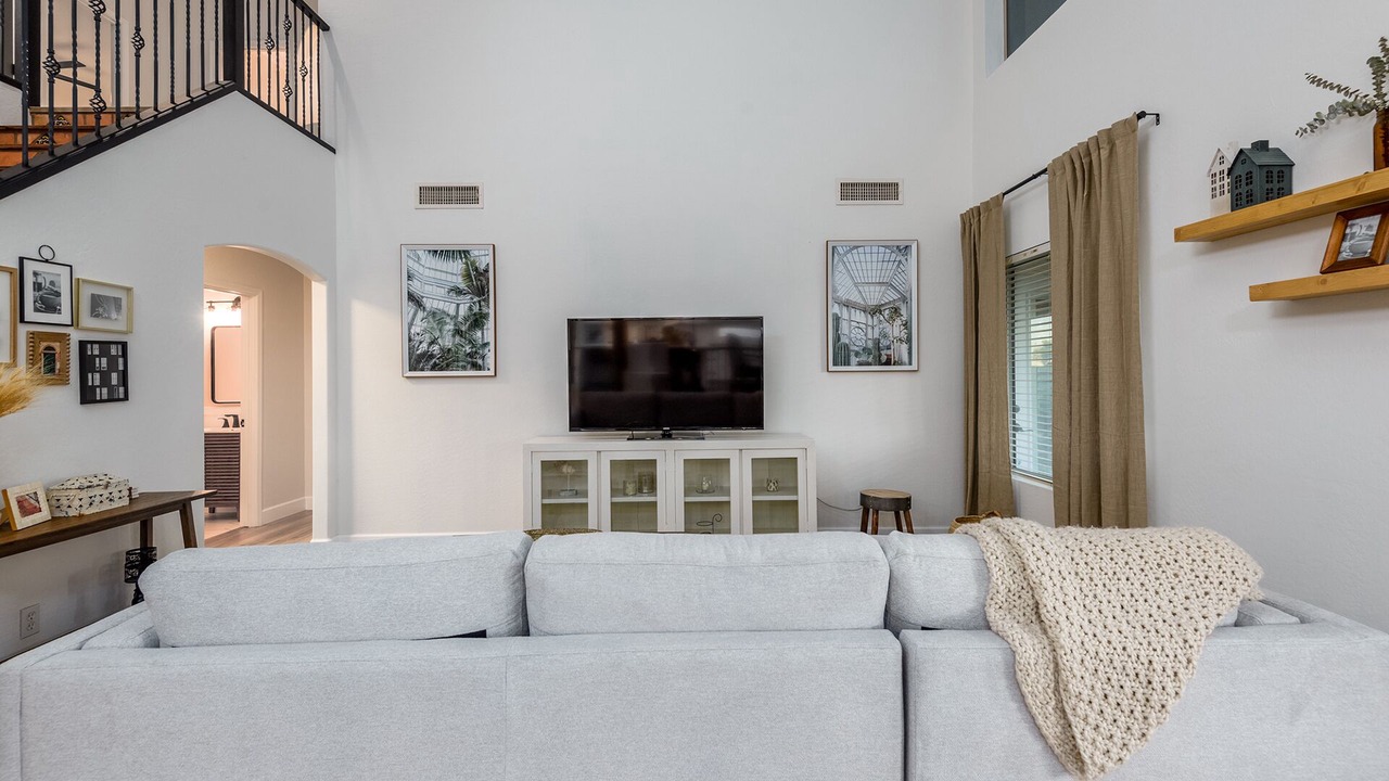 Photo of Livingroom in Greenfield Lakes