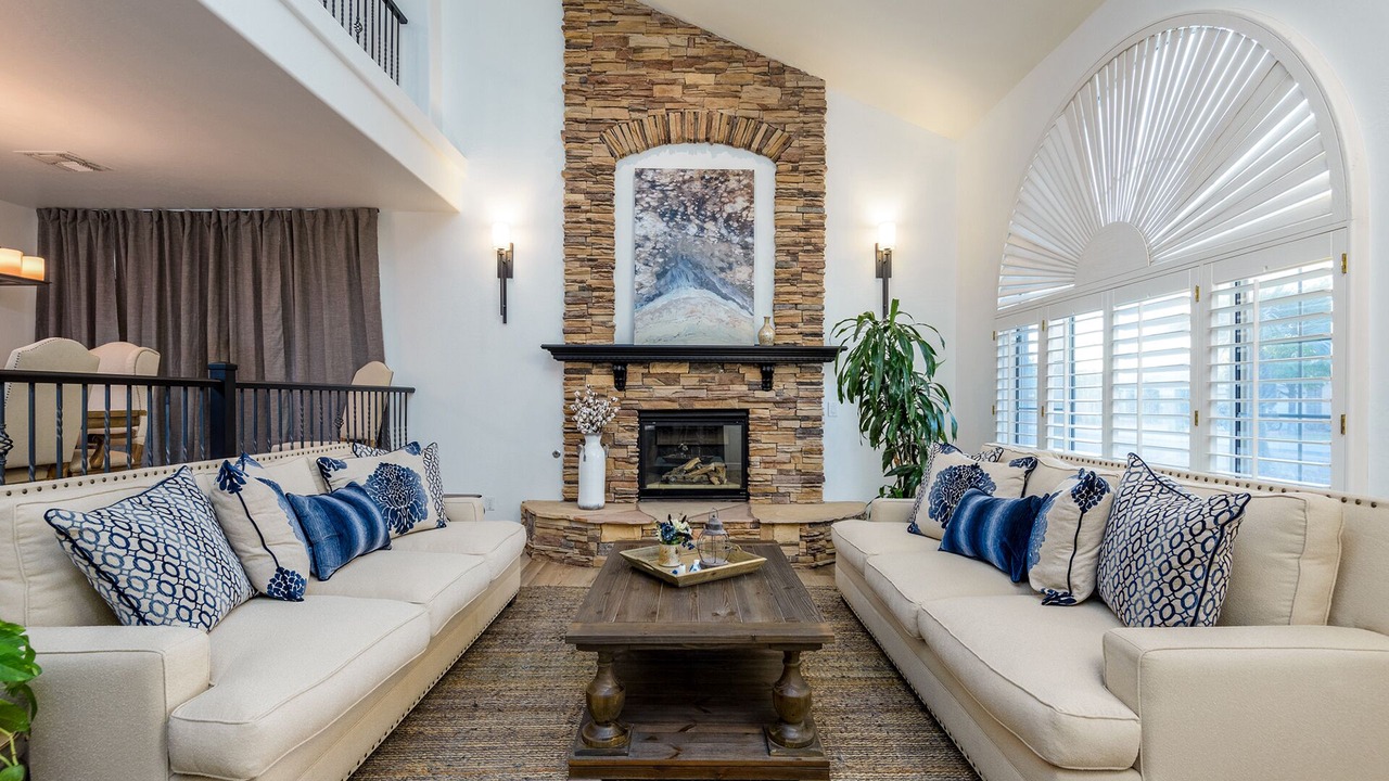 Photo of Livingroom in Greenfield Lakes