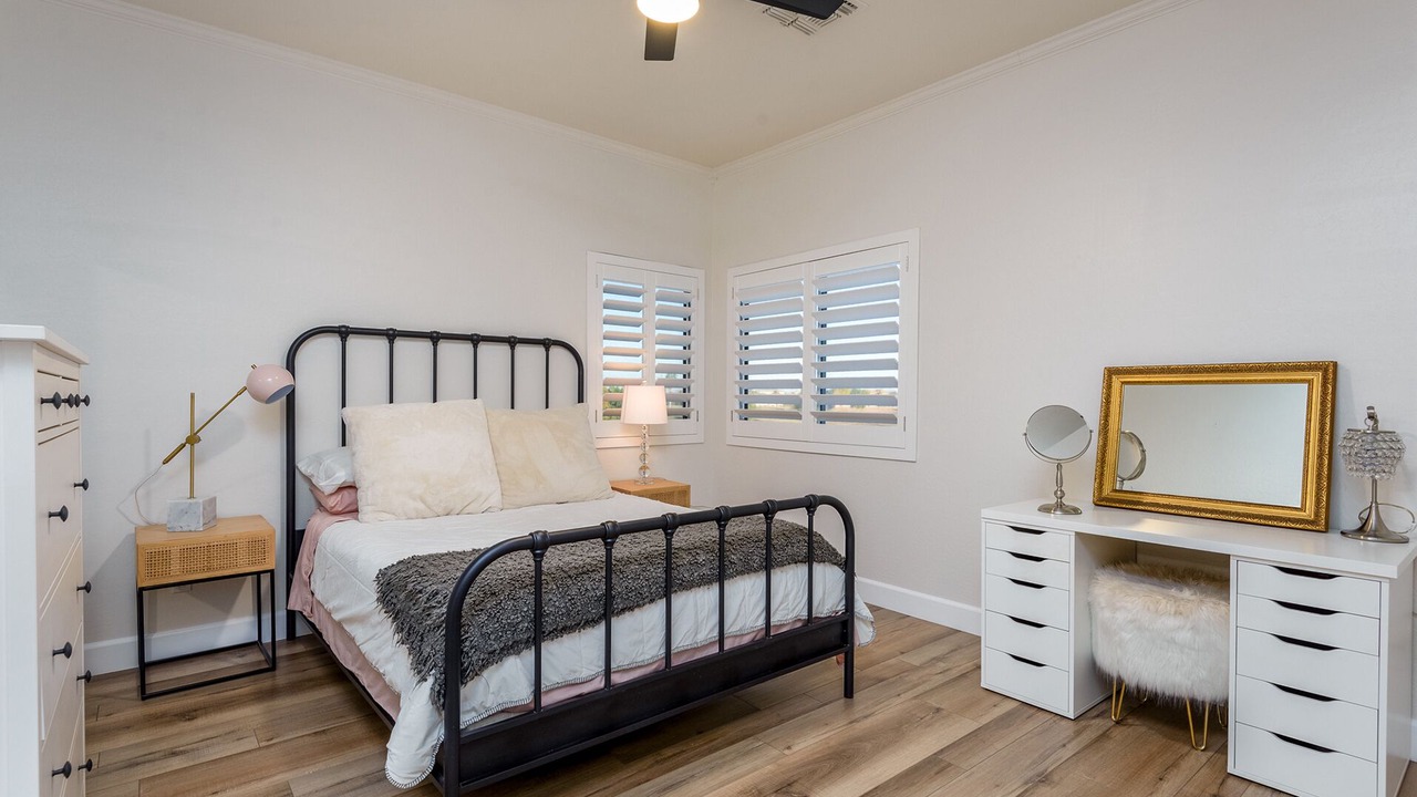 Photo of Bedroom in Greenfield Lakes