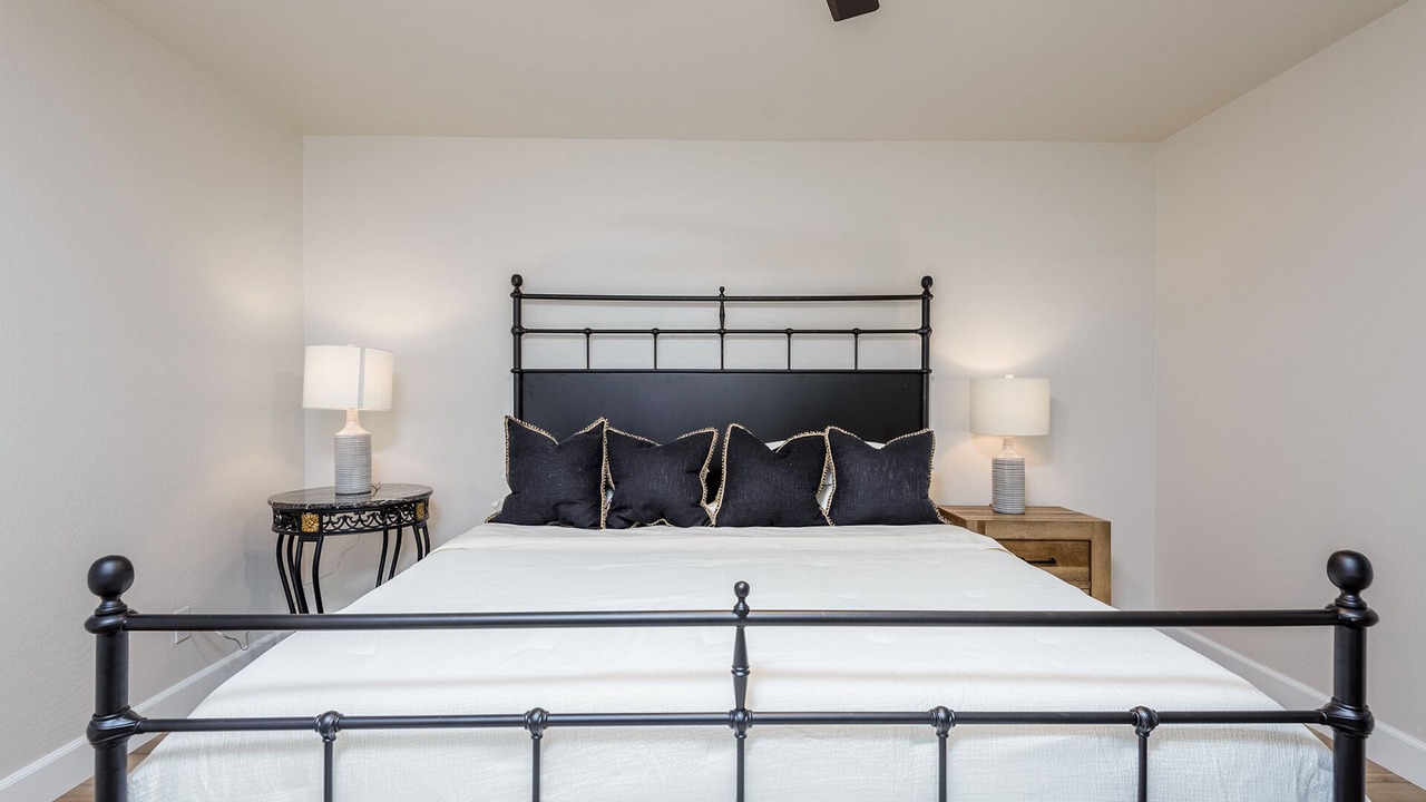 Photo of Bedroom in Greenfield Lakes