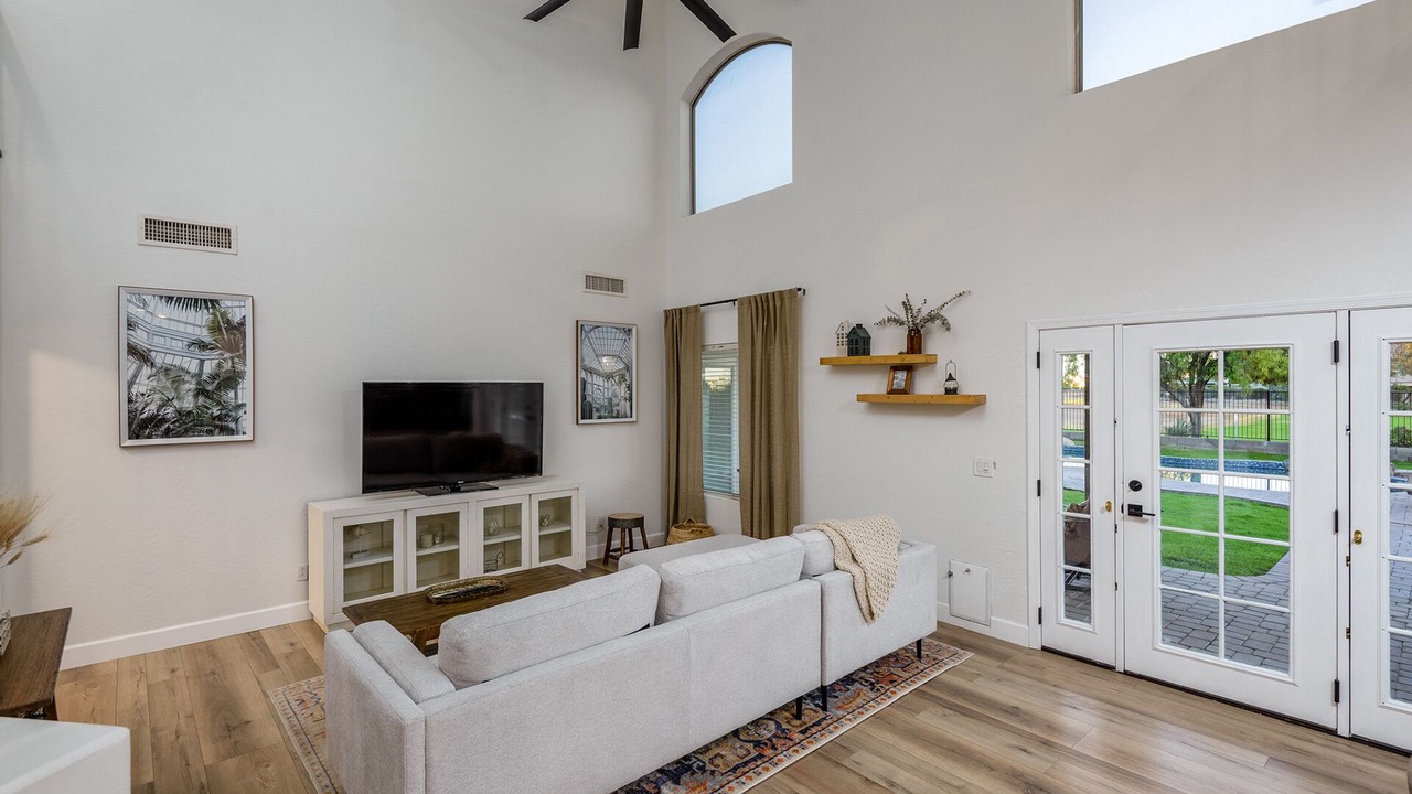 Photo of Livingroom in Greenfield Lakes