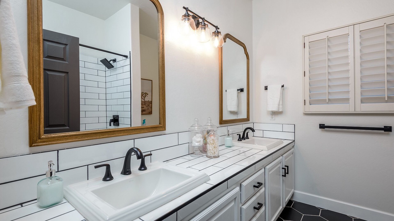 Photo of Bathroom in Greenfield Lakes