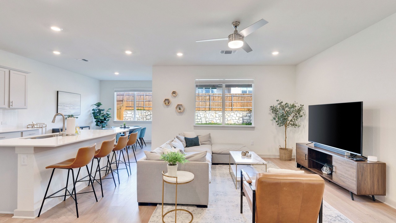 Photo of Livingroom in McNeil