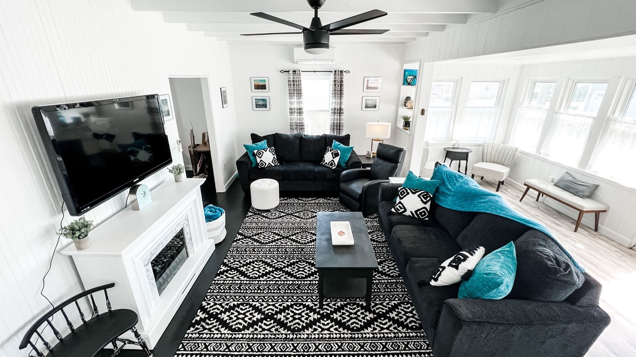 Photo of Livingroom in Niantic