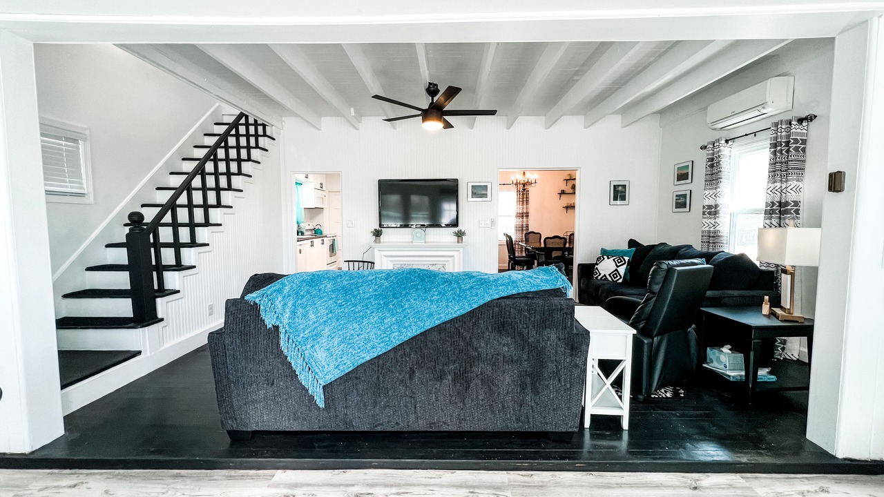 Photo of Livingroom in Niantic