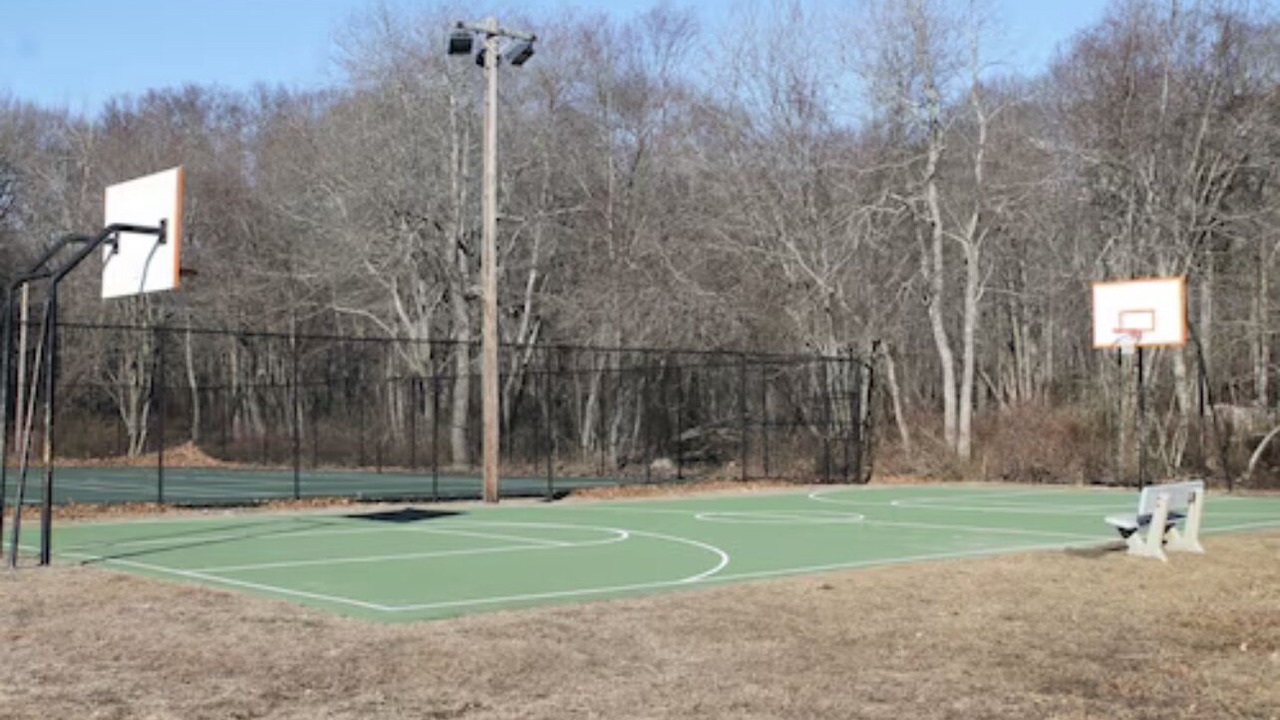 Photo of Others in Niantic