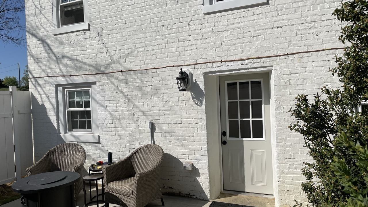 Photo of Patio Balcony in Broadway
