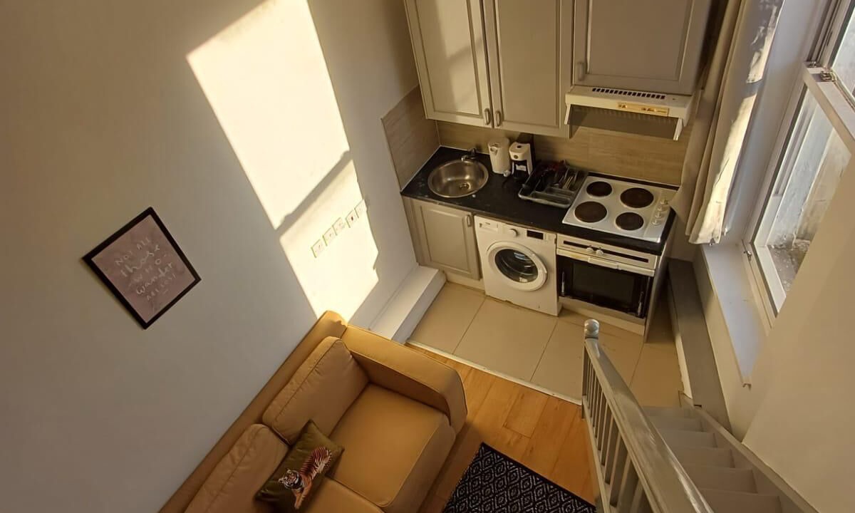 Photo of Livingroom in Queen's Park