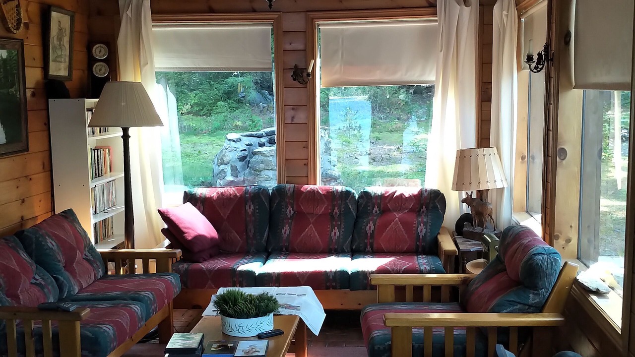 Photo of Livingroom in Algonquin Highlands