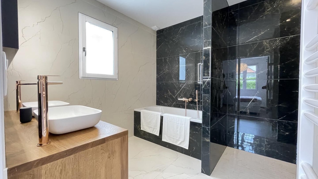 Photo of Bathroom in Sare