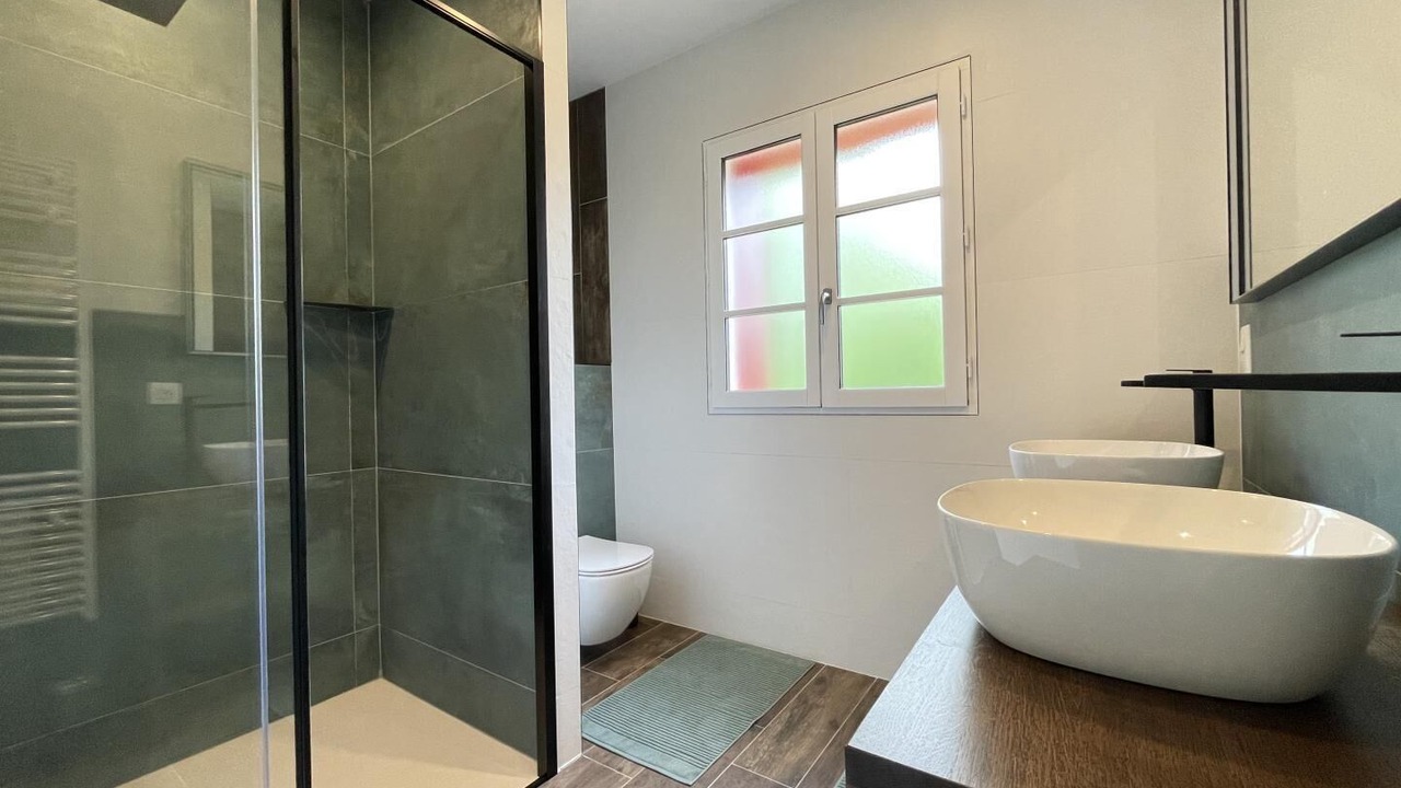 Photo of Bathroom in Sare
