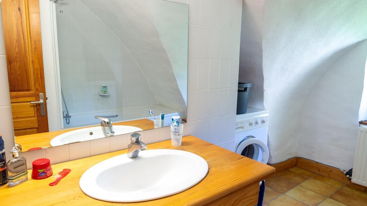 Photo of Bathroom in Saint-Georges-de-Levejac