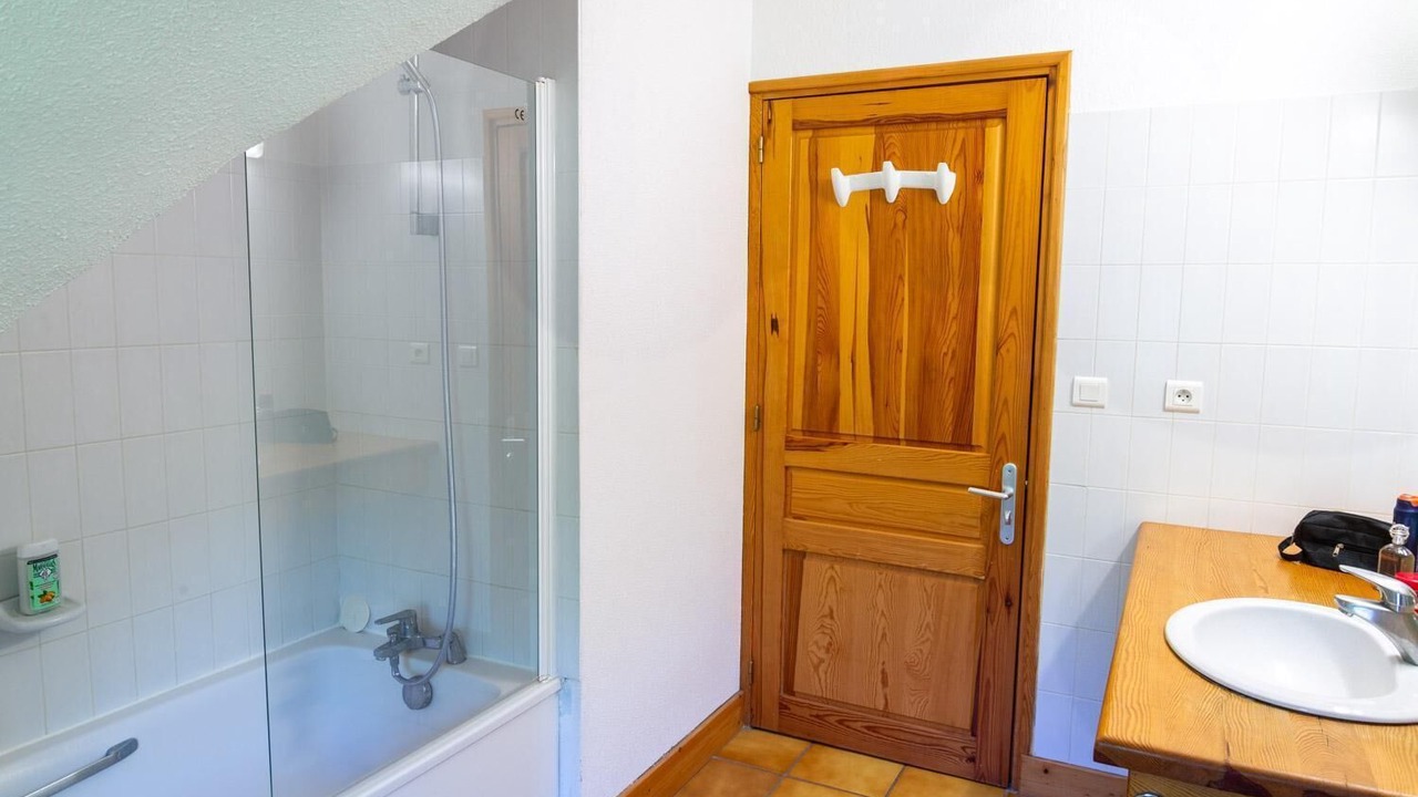 Photo of Bathroom in Saint-Georges-de-Levejac