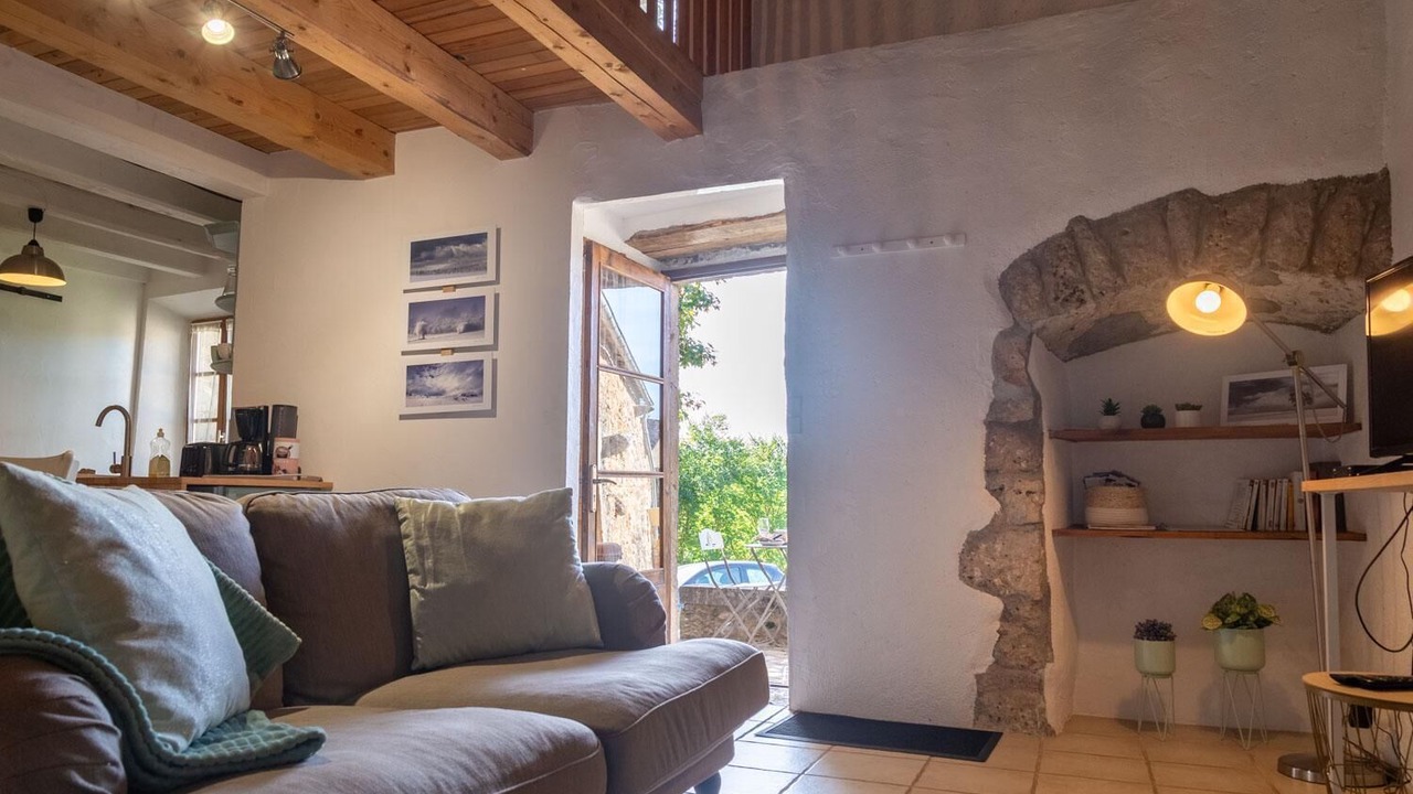 Photo of Livingroom in Saint-Pierre-des-Tripiers